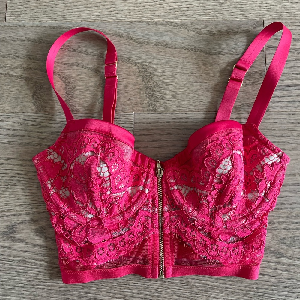 New NWT Victoria's Secret Balconette Red Lace Zipper Bra Size 32D